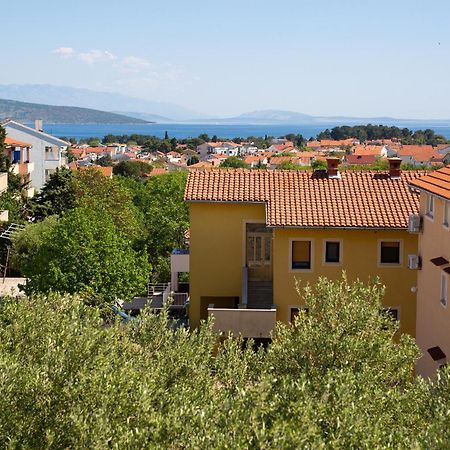 Apartment Lela Krk Town Bagian luar foto
