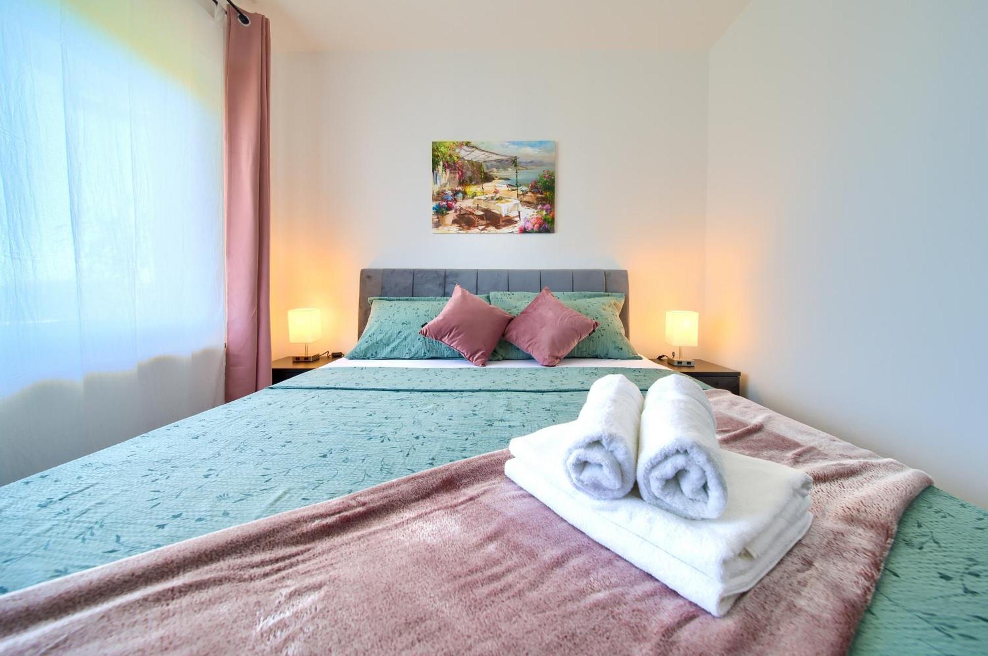 Apartment Lela Krk Town Bagian luar foto