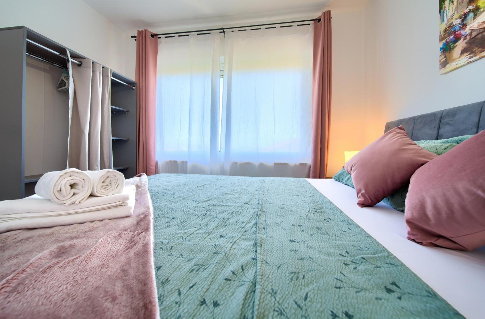 Apartment Lela Krk Town Bagian luar foto