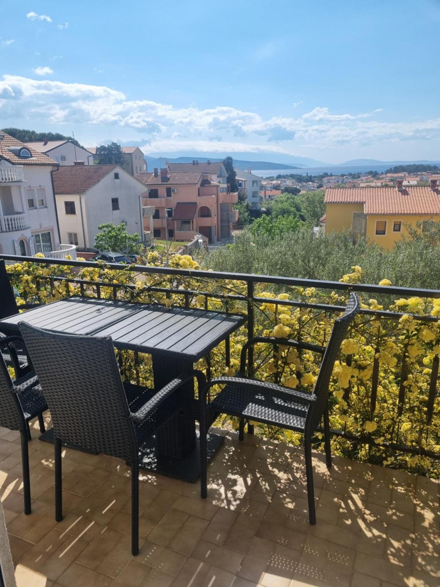 Apartment Lela Krk Town Bagian luar foto